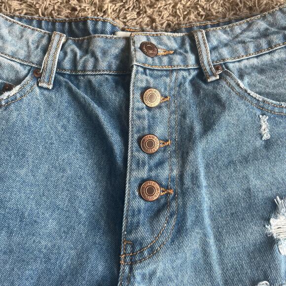 Forever 21 Light Wash Distressed Button Fly Jean Short Size 27 - Picture 5 of 6